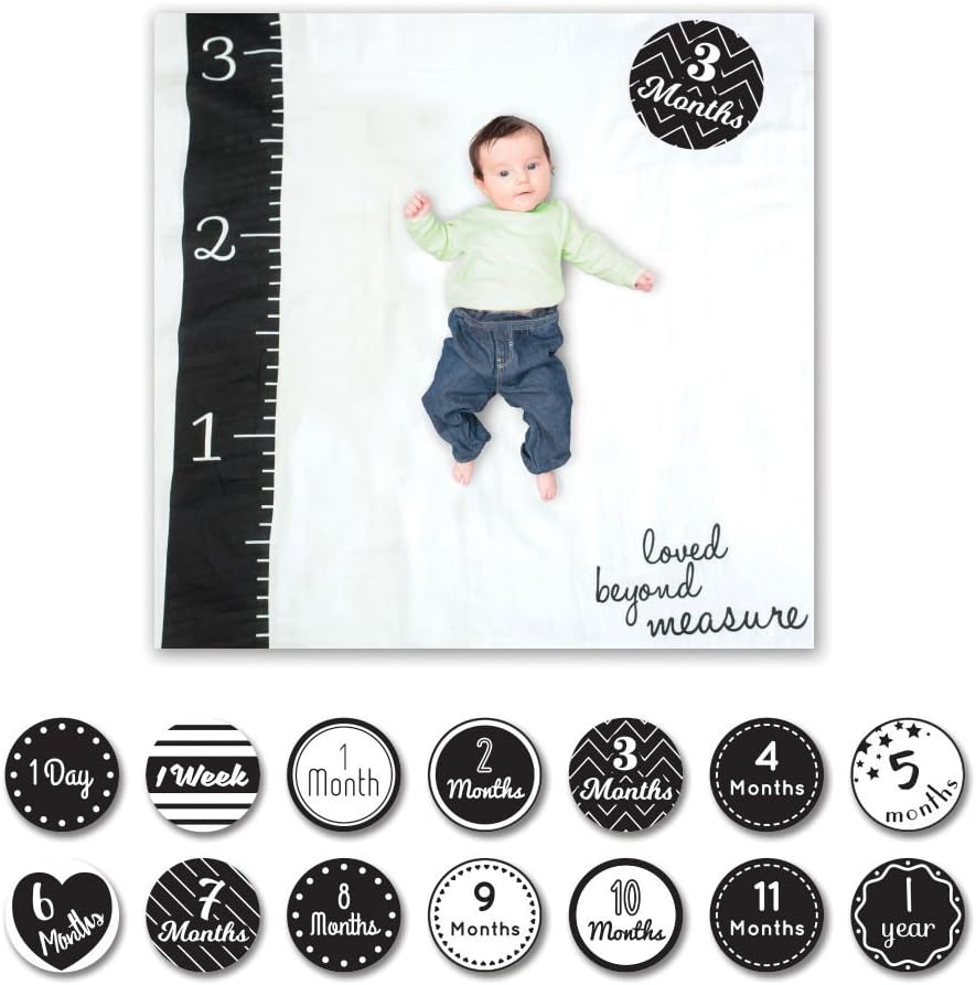 Detalle 2 de Lulujo baby blanket and milestone card set, 100% cotton