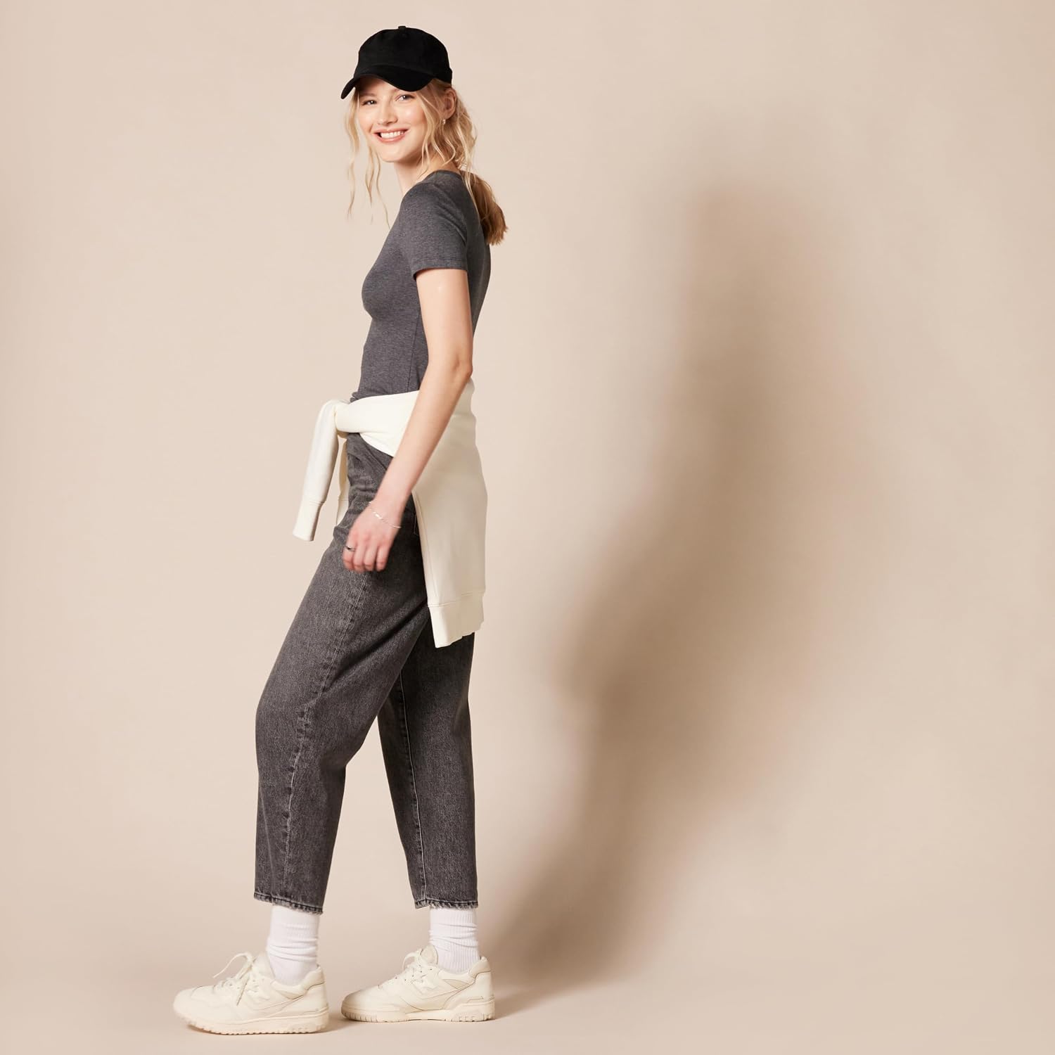 Thumbnail 4 de Amazon Essentials Damen Kurzärmeliges T-Shirt mit Rundhalsausschnitt – Slim Fit, Baumwolle/Modal-Microrib