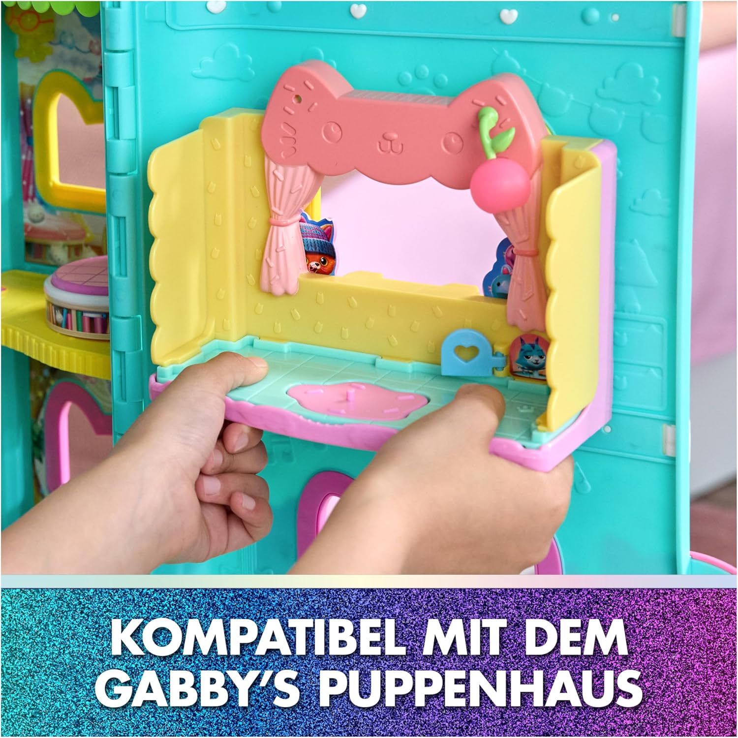 Detalle de Gabby’s Dollhouse: Der Film – DREAMWORKS GABBY’S DOLLHOUSE Portal Raum „Kuchis zuckersüße Sprinkleküche“ mit Spielfigur & Zubehör (ab 3 Jahren)
