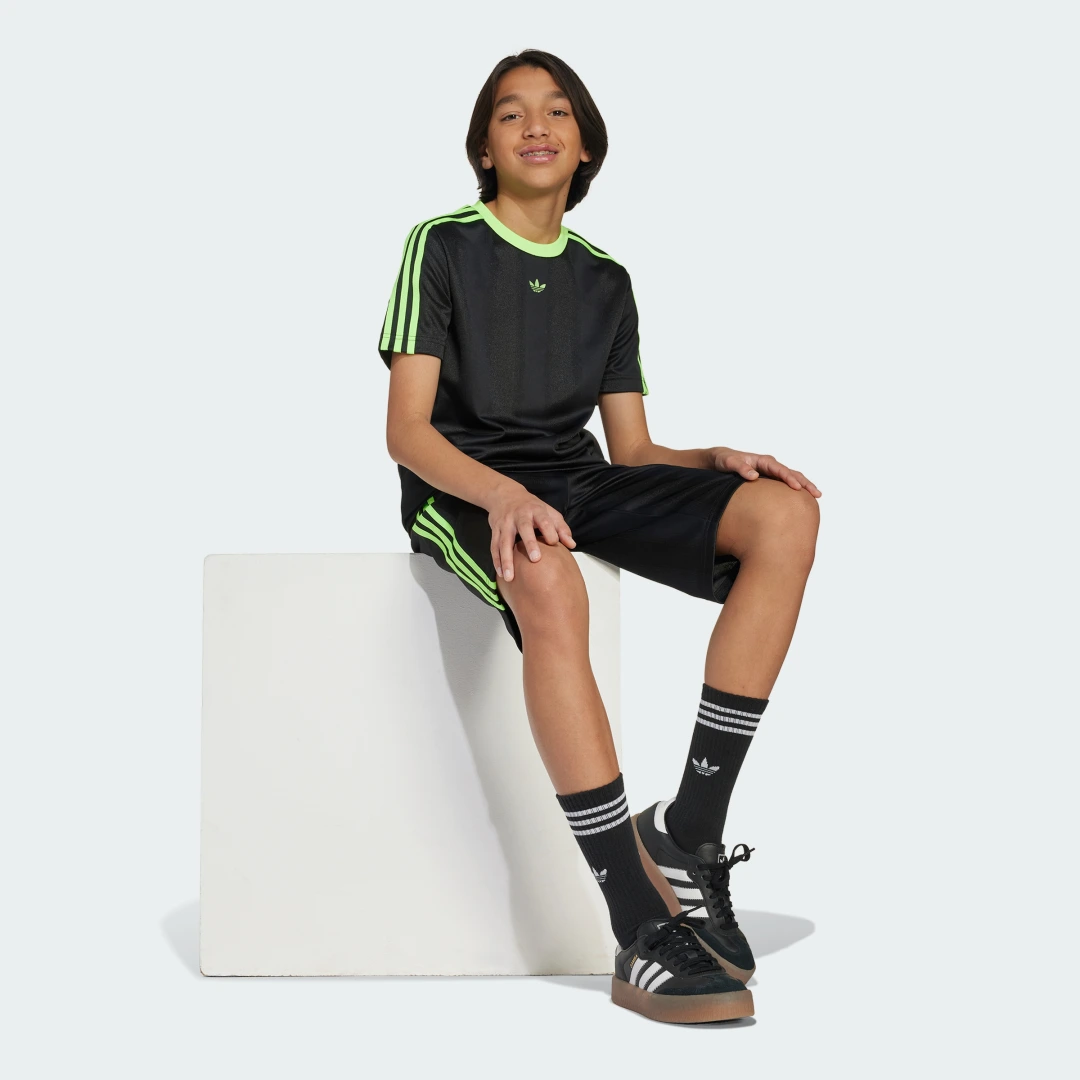 Detalle de Camiseta Jacquard (Adolescentes) de Adidas – Negra, para looks casuales y comodidad diaria