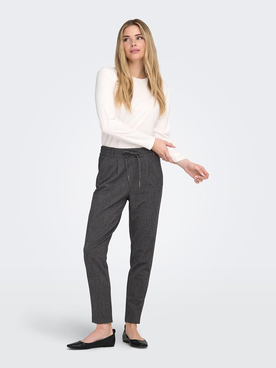 Detalle de ONLY Women's Trousers Chic Cut Drawstring Medium Waist Versatile Sweat