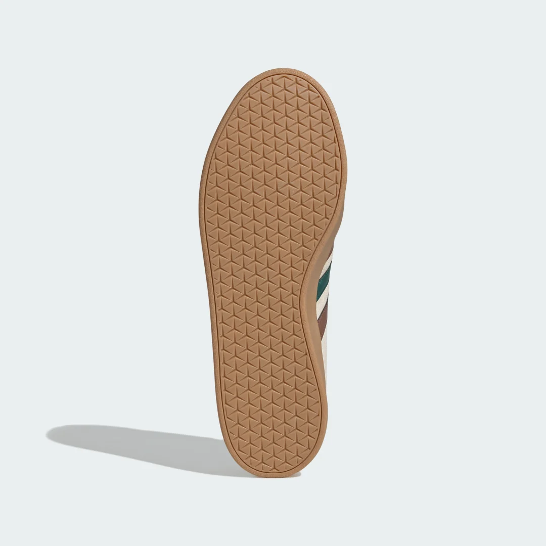 Detalle de Adidas Zapatilla VL Court 2.0 – estética limpia y uso urbano