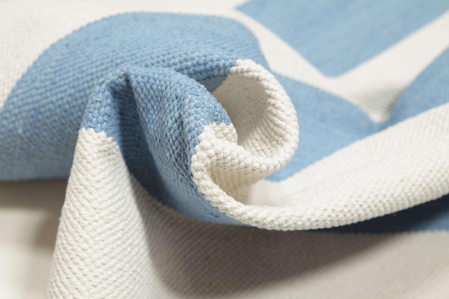 Detalle de RugVista Cotton Stripe Kilim Rug, 160 x 230 cm, Light Blue, Flat-Woven Cotton