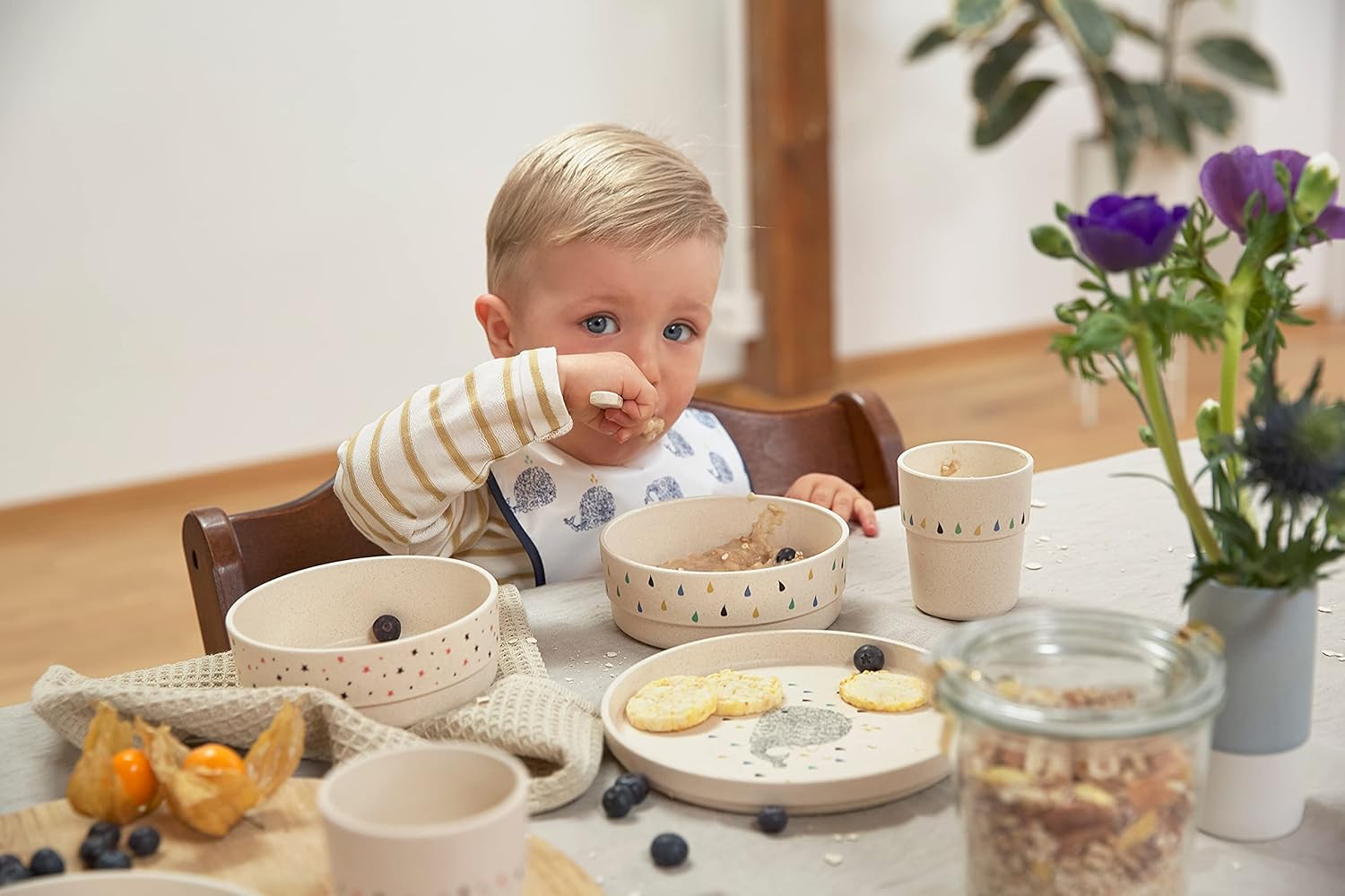 Detalle de LÄSSIG Kindergeschirr Set Little Water Whale – Teller, Becher, Schälchen und Löffel, BPA-frei