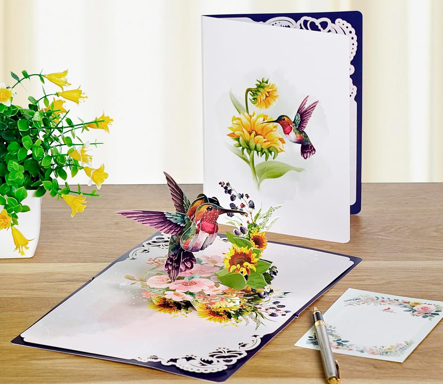 Thumbnail 5 de CUTPOPUP Mother's Day Card Pop Up – Humming Bird Sunflower, 6x8in