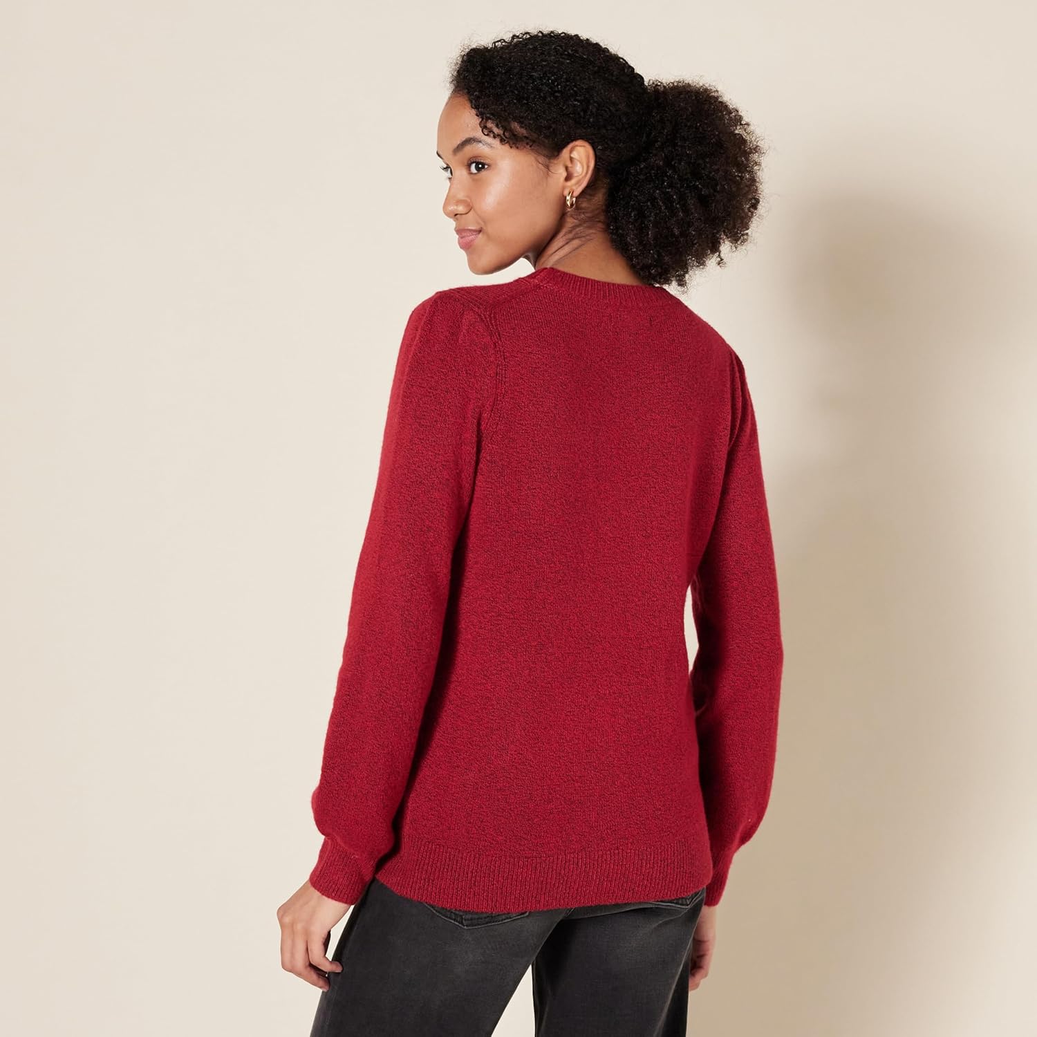 Thumbnail 1 de Amazon Essentials Damen Soft-Touch-Pullover mit plissierter Schulter und Rundhalsausschnitt