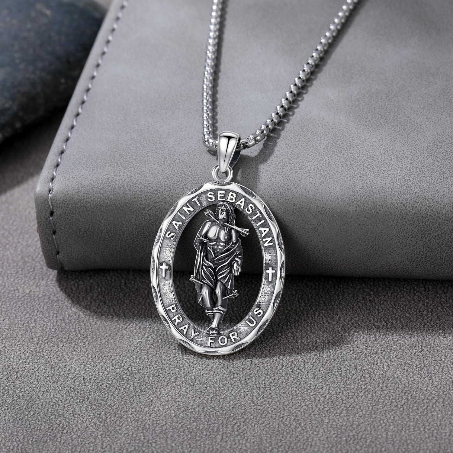 Thumbnail 2 de YEESIA Heiliger Patron Halskette – Sterling Silber Anhänger Sebastian Medaille