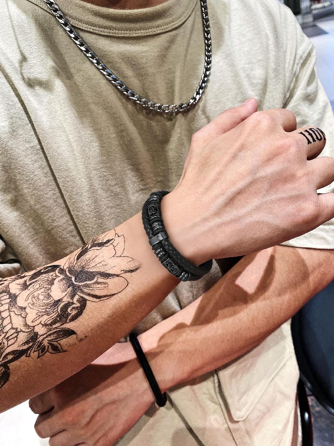Thumbnail 6 de Bestyle pulsera de hombre de cuero y acero inoxidable con brújula vikinga (cierre magnético) negra, 21 cm
