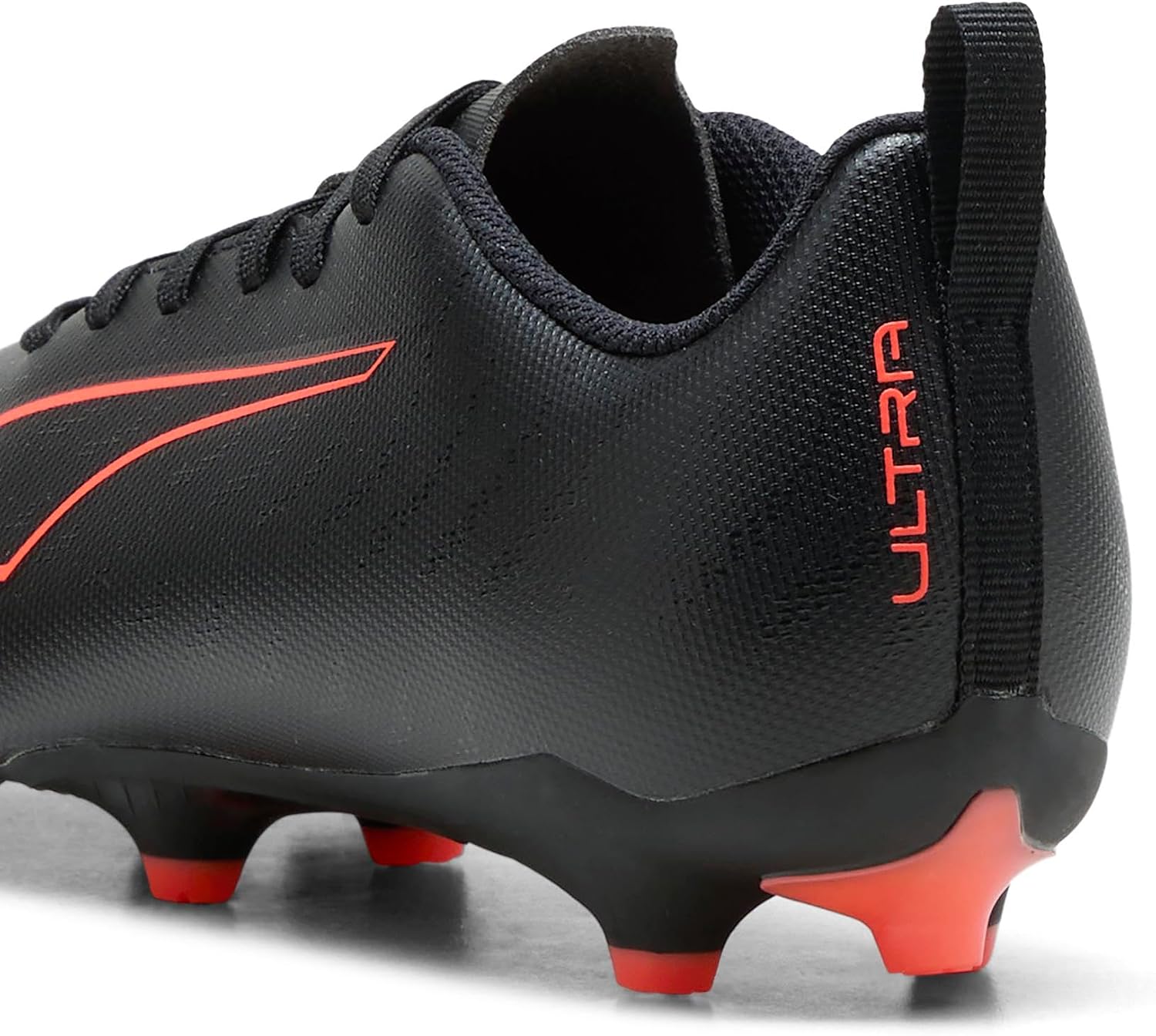 Detalle de PUMA Youth Ultra 6 Play FG/AG Football Boots