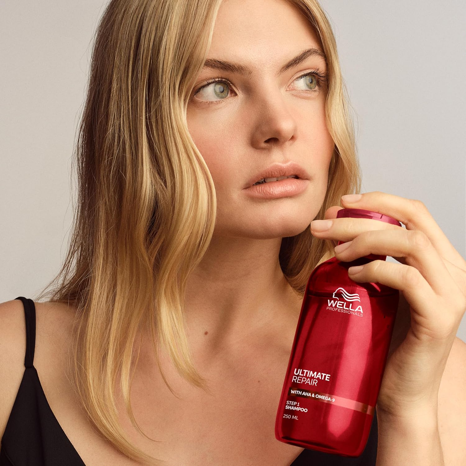 Thumbnail 3 de Wella Professionals ULTIMATE REPAIR Shampoo with AHA & Omega-9 (lightweight cream shampoo)