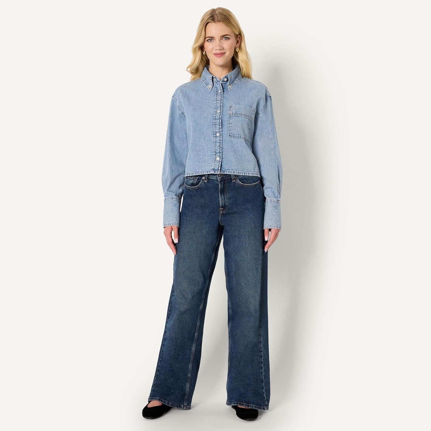 Thumbnail 4 de Amazon Essentials Women's (Demi's Pick) Modern Oversized-Fit Cropped Denim Button-Down Shirt
Amazon Essentials Women's (Demi's Pick) Modern Over…