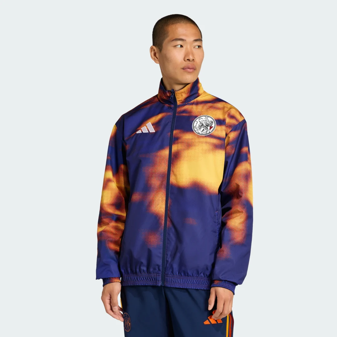 Detalle de Chaqueta deportiva Ajax x ID&T de Adidas: estilo urbano y comodidad para entrenar