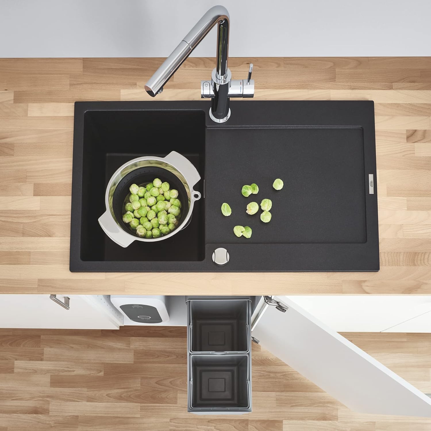 Thumbnail 6 de GROHE Kitchen Waste System - 2 Bins (15L Each) with Telescopic Action, Floor Mounted behind Cabinet Door
