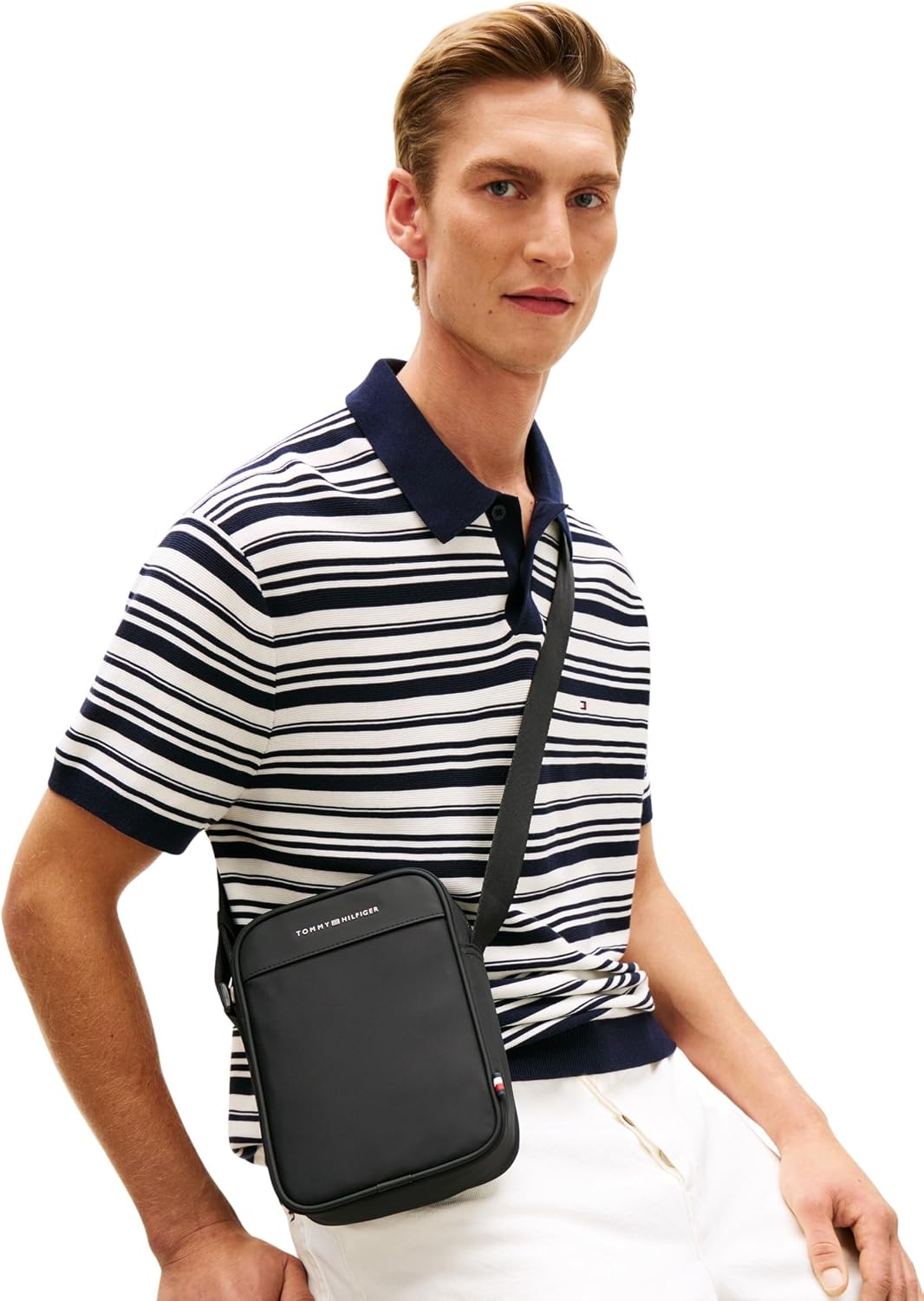 Detalle de Tommy Hilfiger Men's TH Repreve Mini Reporter Crossover Am0am14150