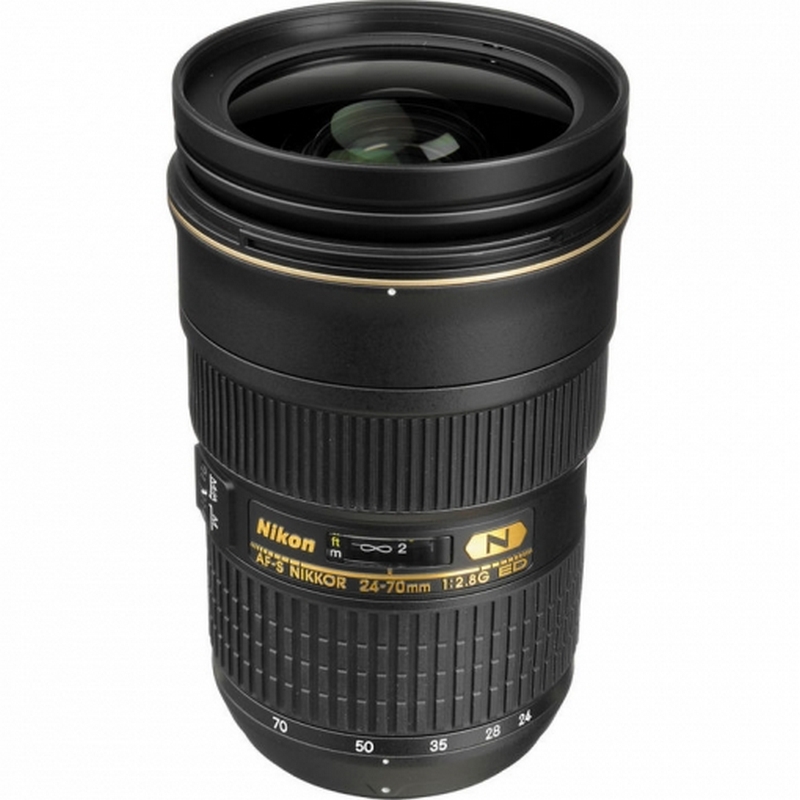 Detalle de Nikon AF-S 24-70mm f/2.8G ED: versatilidad profesional para formato completo