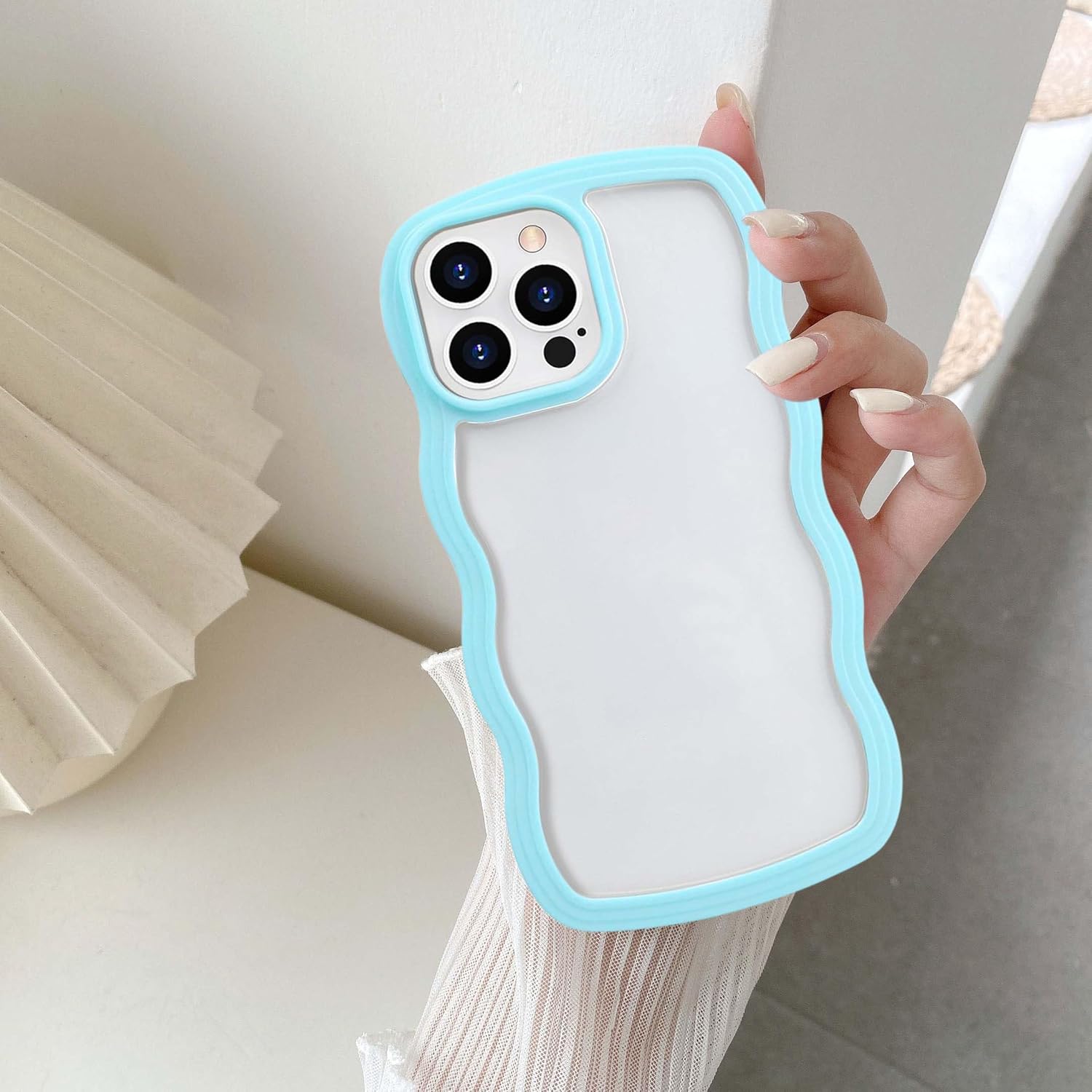 Detalle de UEEBAI iPhone 15 Pro Max Hülle – Transparente TPU-Schutzhülle mit wellenförmigem Rahmen (Blau)