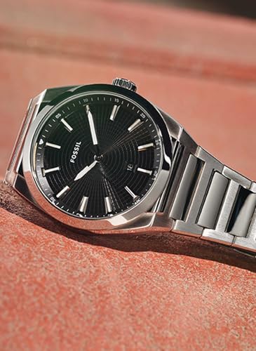 Detalle de Fossil Everett para hombre: reloj de cuarzo con fecha, correa intercambiable en piel o acero