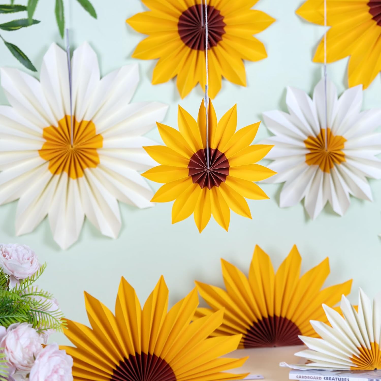 Thumbnail 6 de SUNBEAUTY 9 Pcs Sunflower Yellow Paper Fans Hanging Decorations