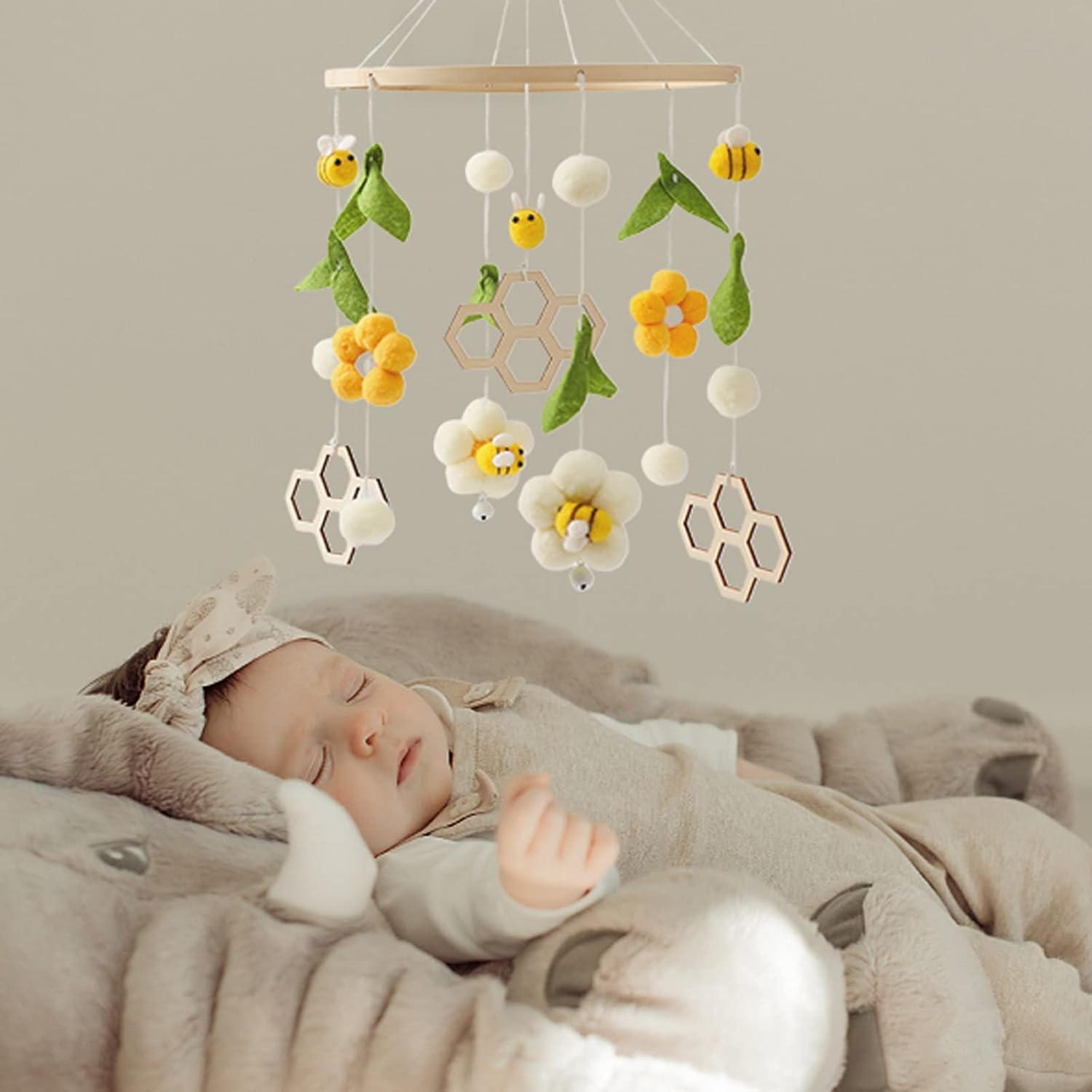 Thumbnail 2 de Mobile Baby Windspiele mit bunten Safari-Motiven – Bettglocke aus Filz & Naturholz für Kinderzimmer-Deko