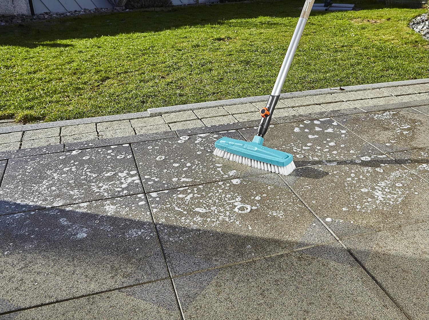 Thumbnail 4 de GARDENA combisystem-Schrubber 30 cm (3639-20) – möbelschonender Schrubber mit hochelastischem Polypropylen