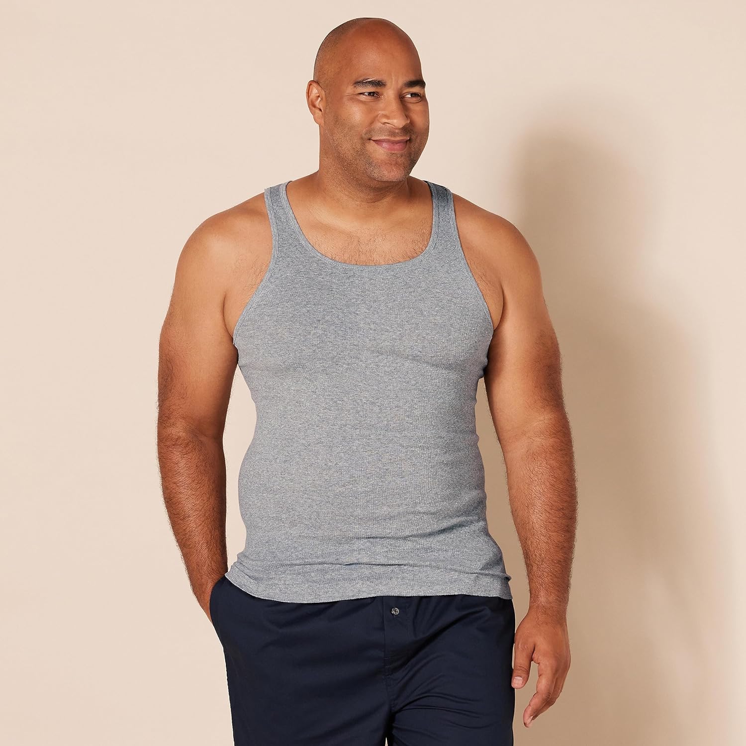 Thumbnail 5 de Amazon Essentials Men’s Lightweight Tank Undershirts (Pack of 6)