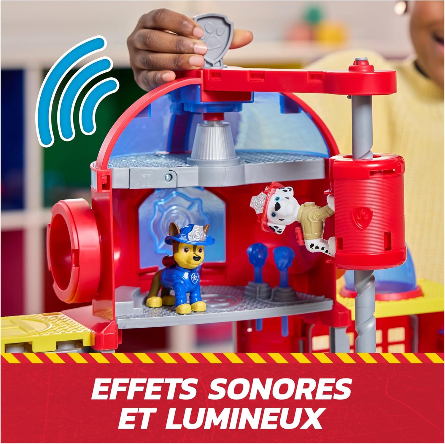 Detalle de Paw Patrol Pat Patrouille – Caserne de pompiers Fire Rescue avec véhicule et figurine Marcus (Marshall) – jeu d’effets lumineux et sonores