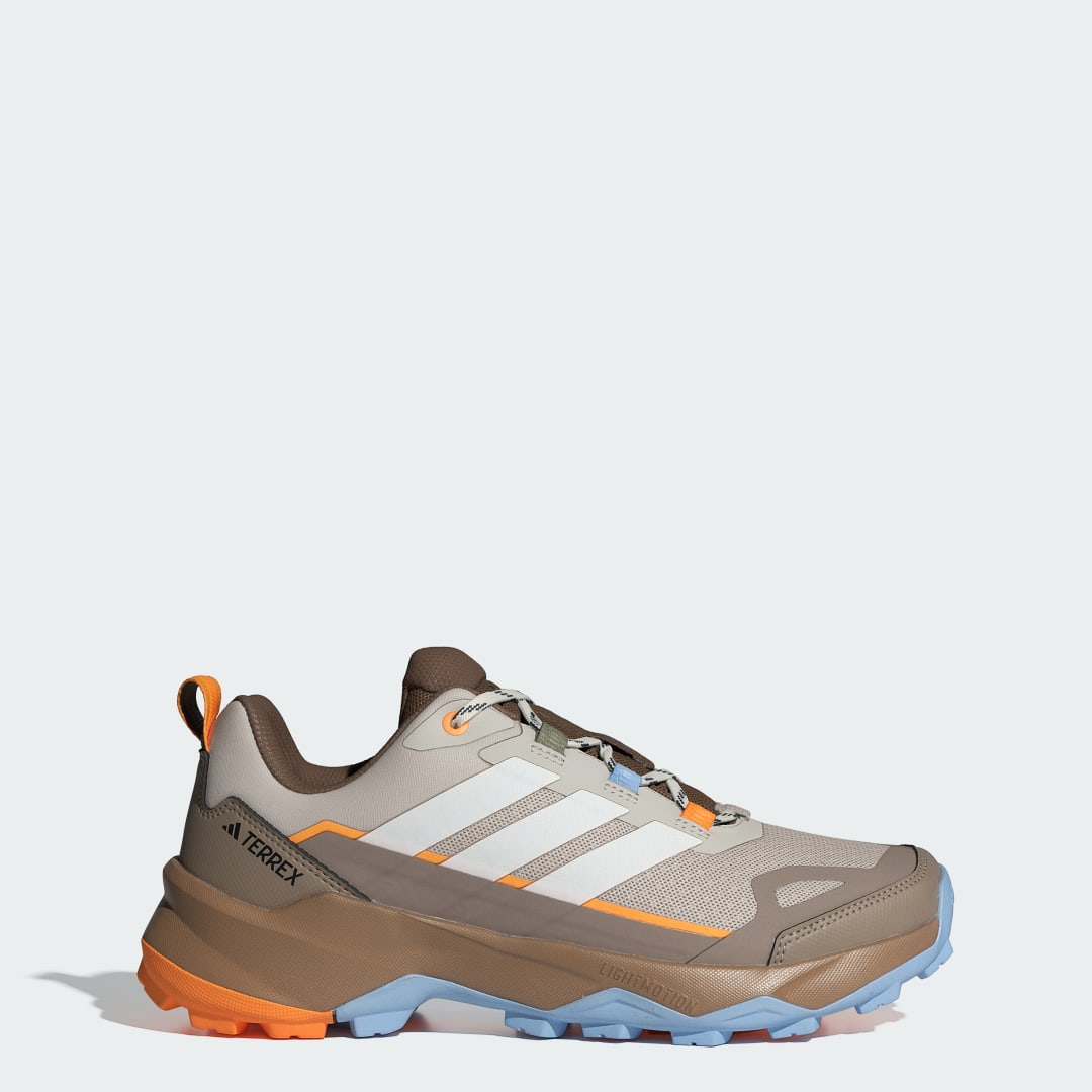 Detalle de Terrex Skychaser Ax5 de Adidas: zapatilla de senderismo versátil en beige