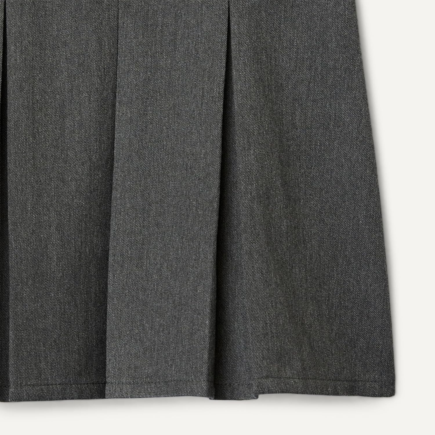Detalle de Amazon Essentials Girls' Pleated School Uniform Pinafores, Pack of 2