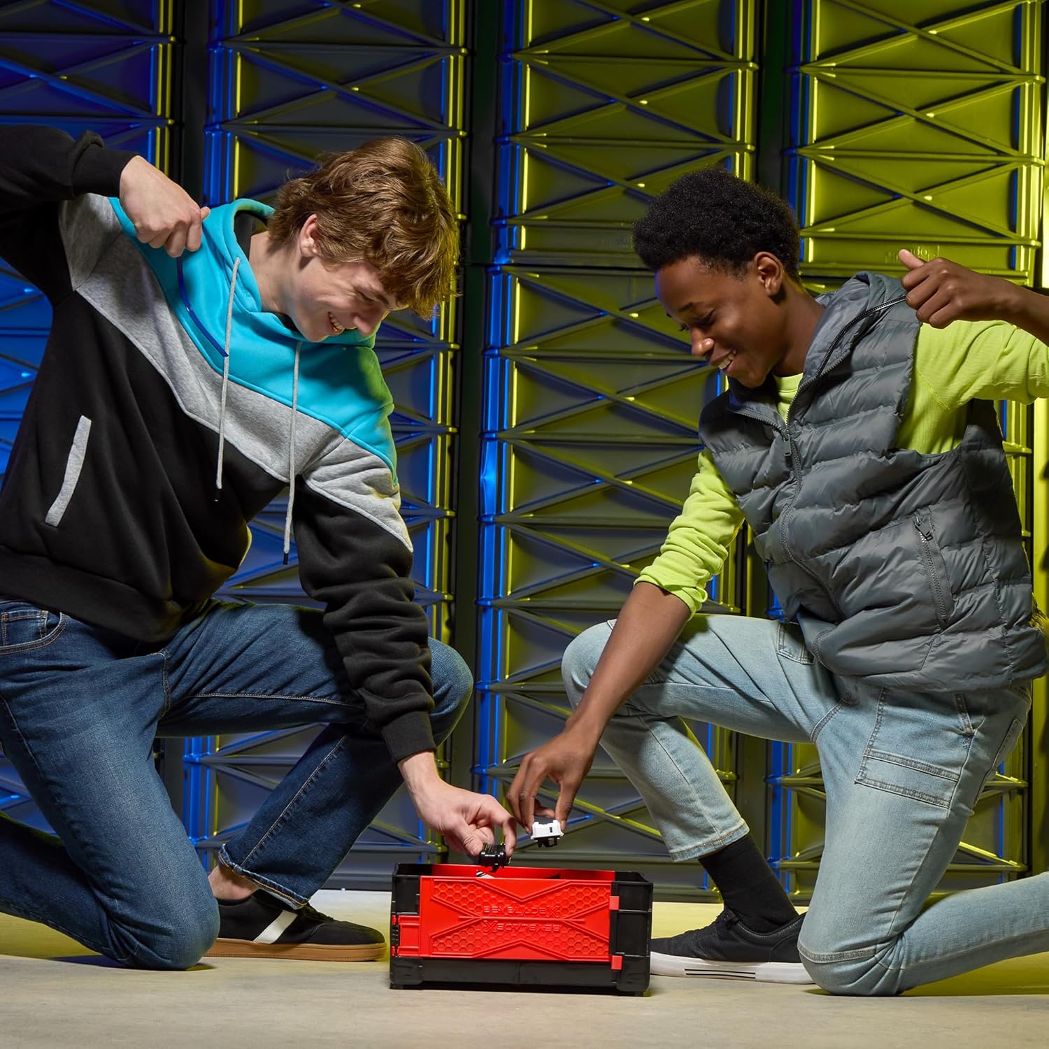 Thumbnail 6 de Beyblade X Clash & Carry Beystadium Battle Arena (Spinning-Top Arena) for Kids Ages 8+