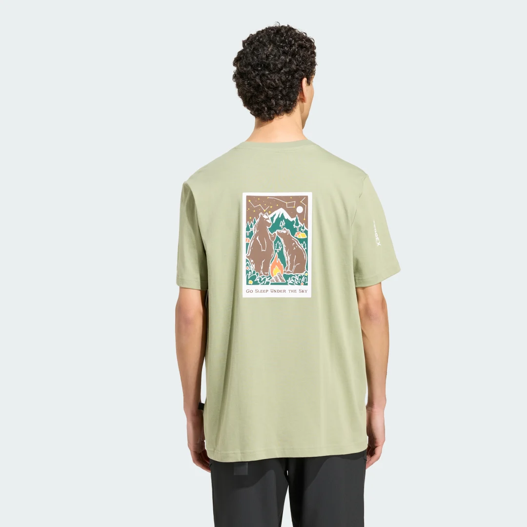 Detalle de Camiseta Terrex Camper estampada de Adidas en verde