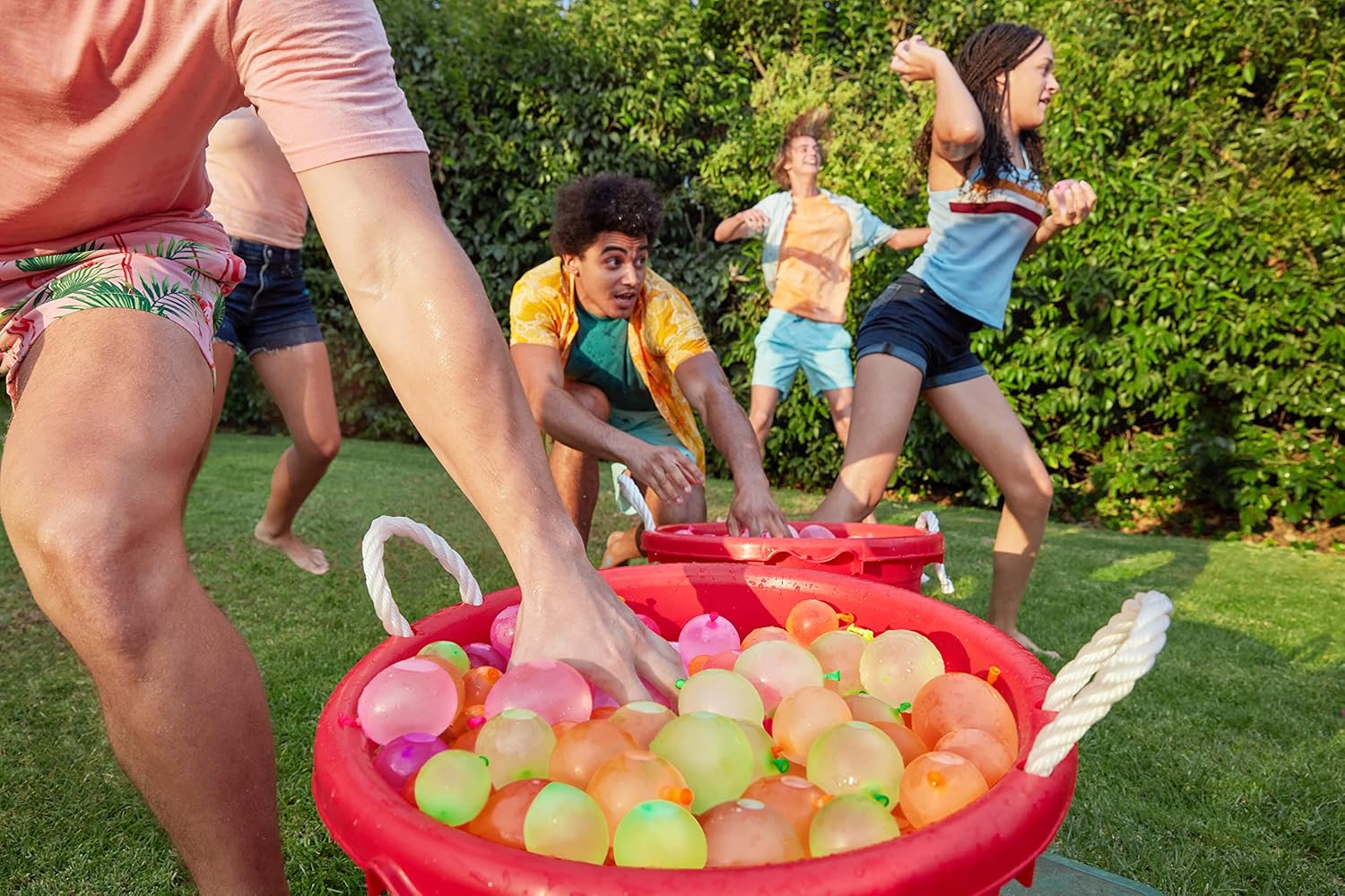 Detalle 2 de Bunch O Balloons Tropical Party 280 Rapid-Filling Self-Sealing Water Balloons (8 Pack) by ZURU