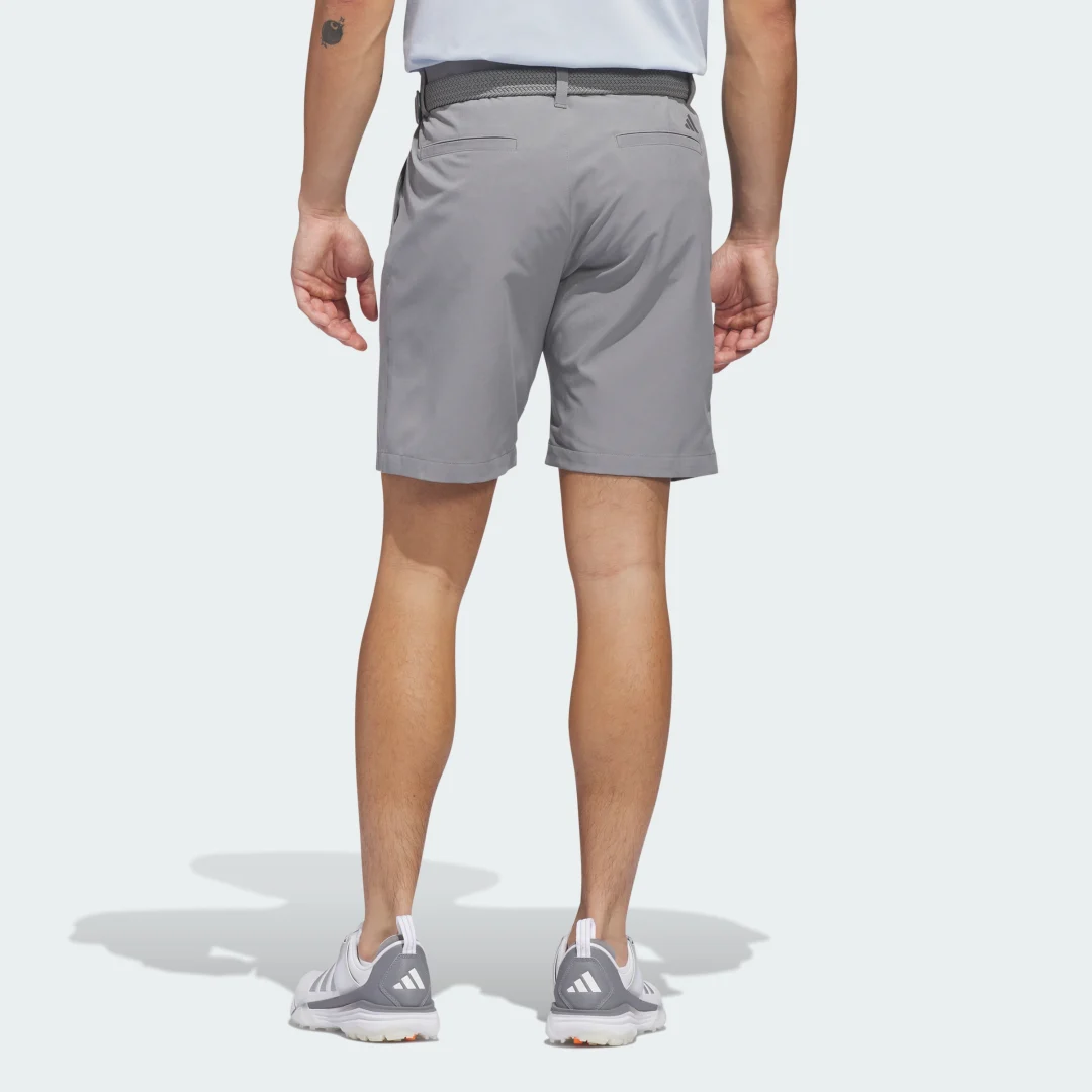 Detalle de Pantalón corto Ultimate365 8.5-Inch Golf de Adidas – Gris