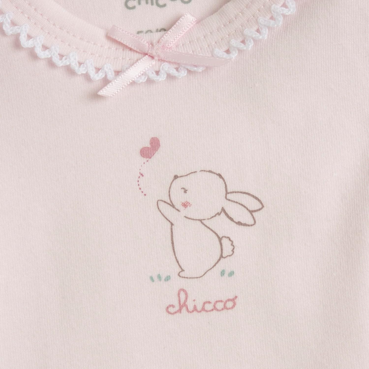 Detalle de Chicco Ensemble de 2 bodies à manches courtes pour bébé fille — ouverture pratique sur l’épaule et l’entrejambe