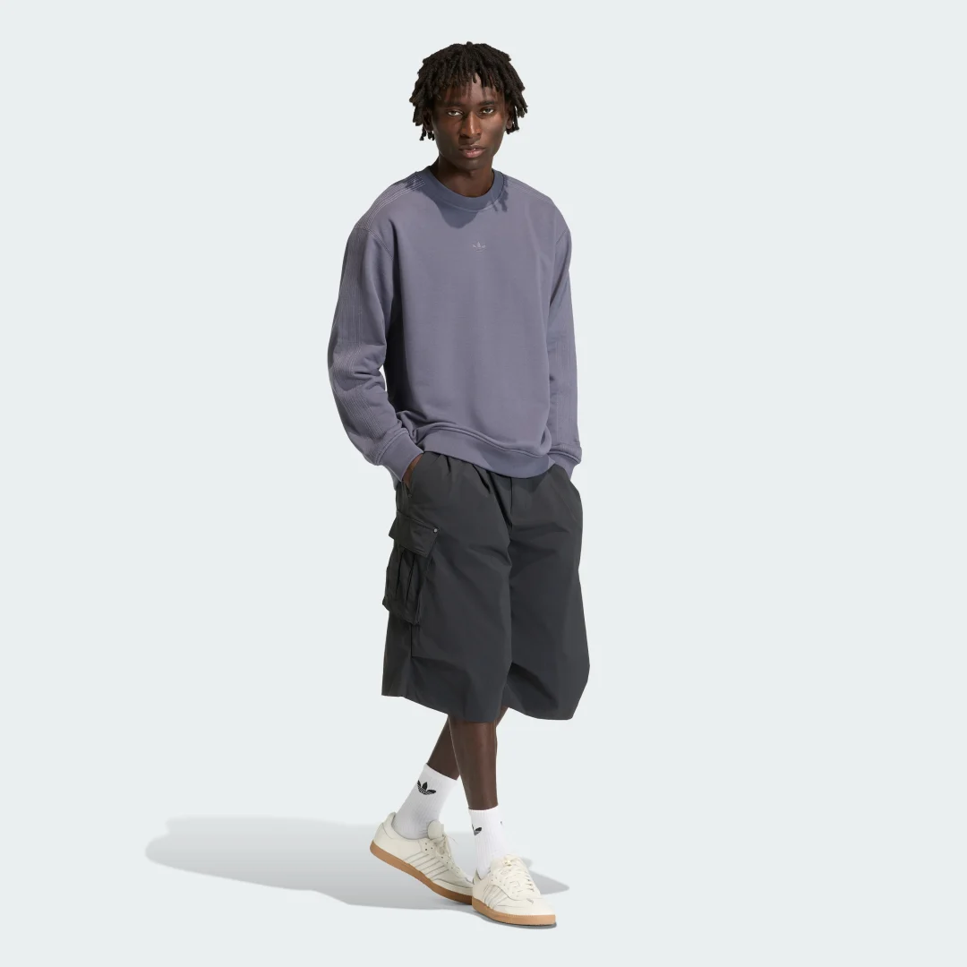 Detalle de Sudadera cuello redondo Premium Essentials de Adidas en Gris