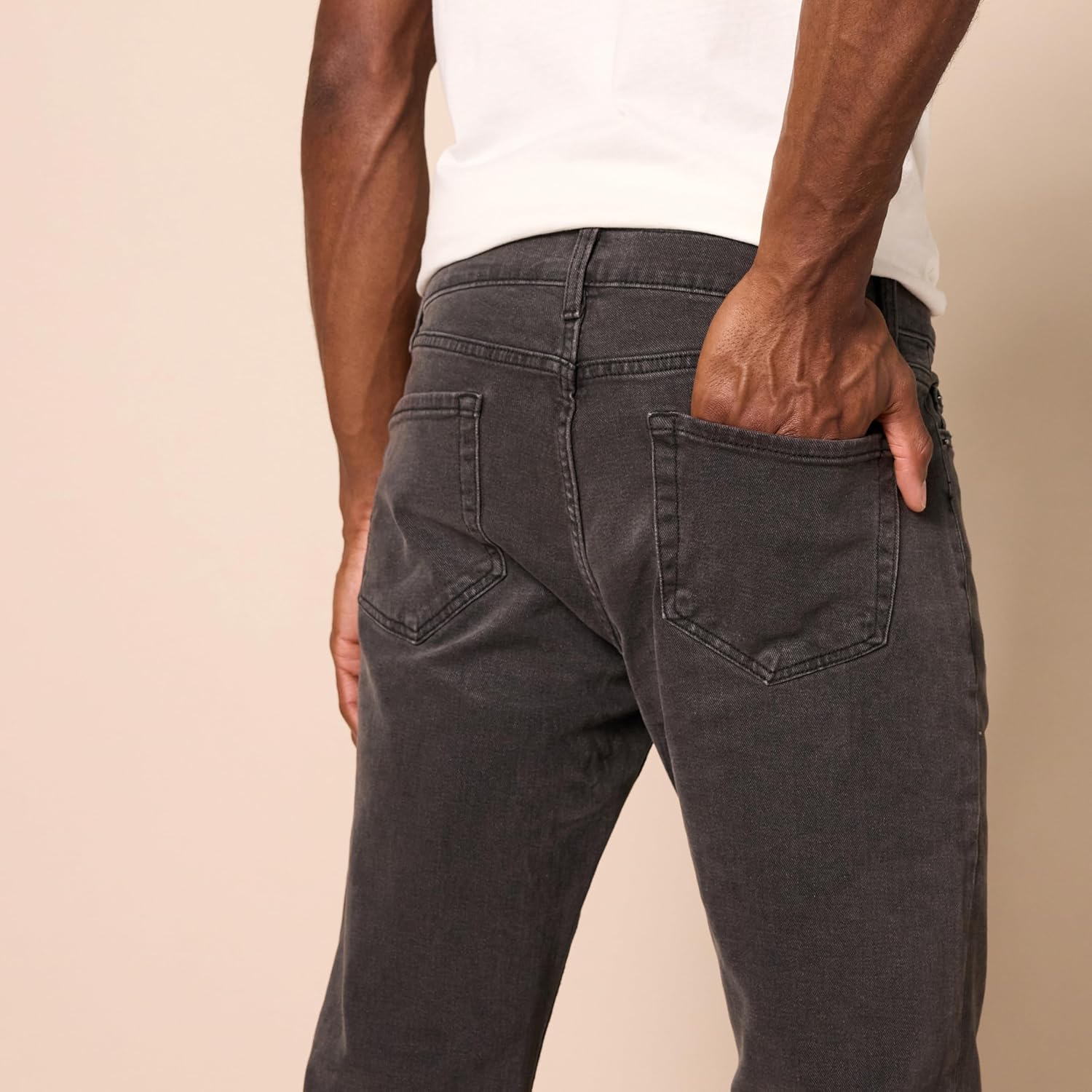 Thumbnail 3 de Amazon Essentials Men’s Straight-Fit Stretch Jean (Discontinued Colours)