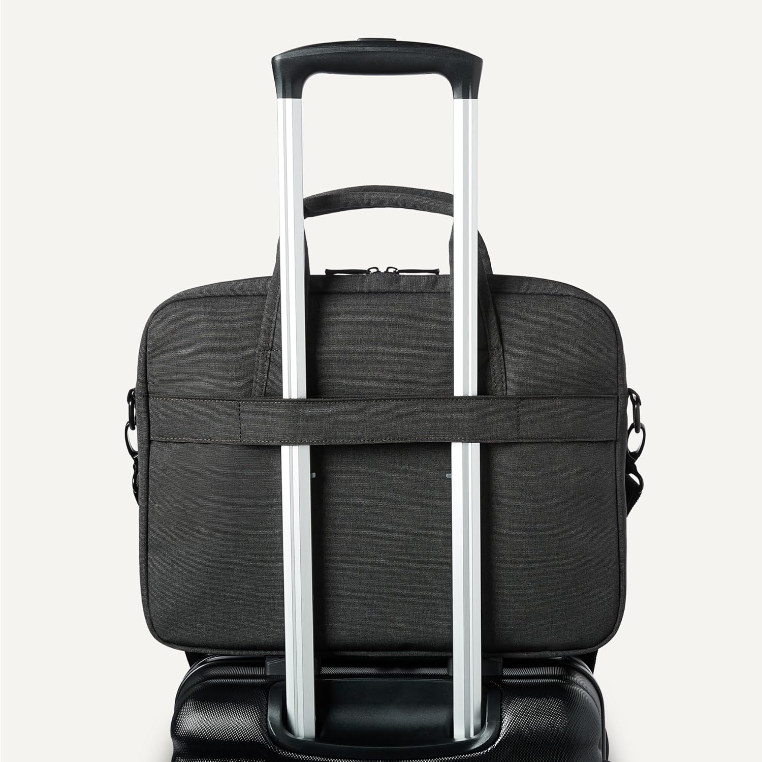 Thumbnail 3 de Amazon Basics Laptoptasche 15,6 Zoll (39,6 cm) – Umhängetasche für Laptop und Tablet, schwarz