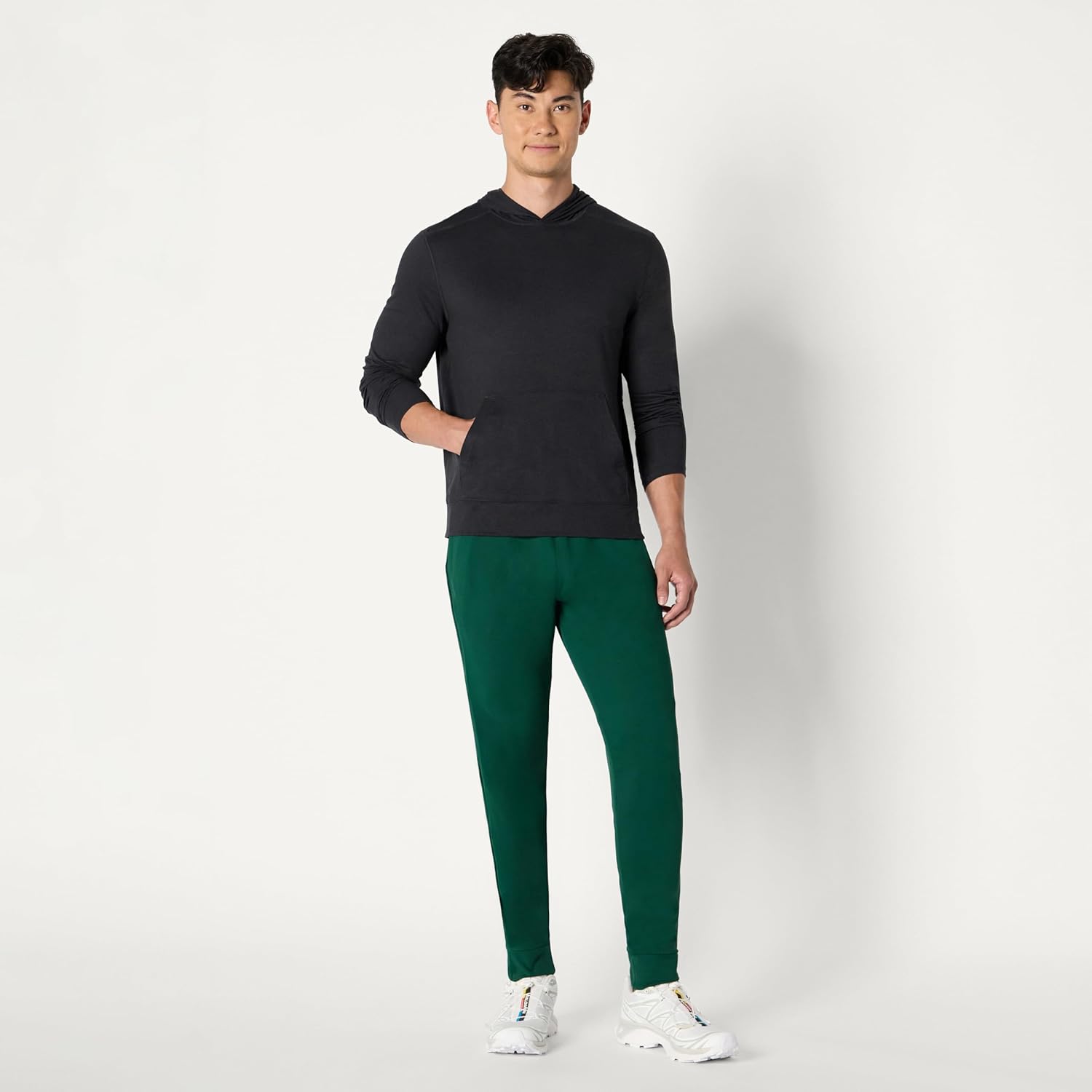 Thumbnail 4 de Amazon Essentials Men's Athletic Soft Performance Lightweight Gym Hoodie Sweatshirt