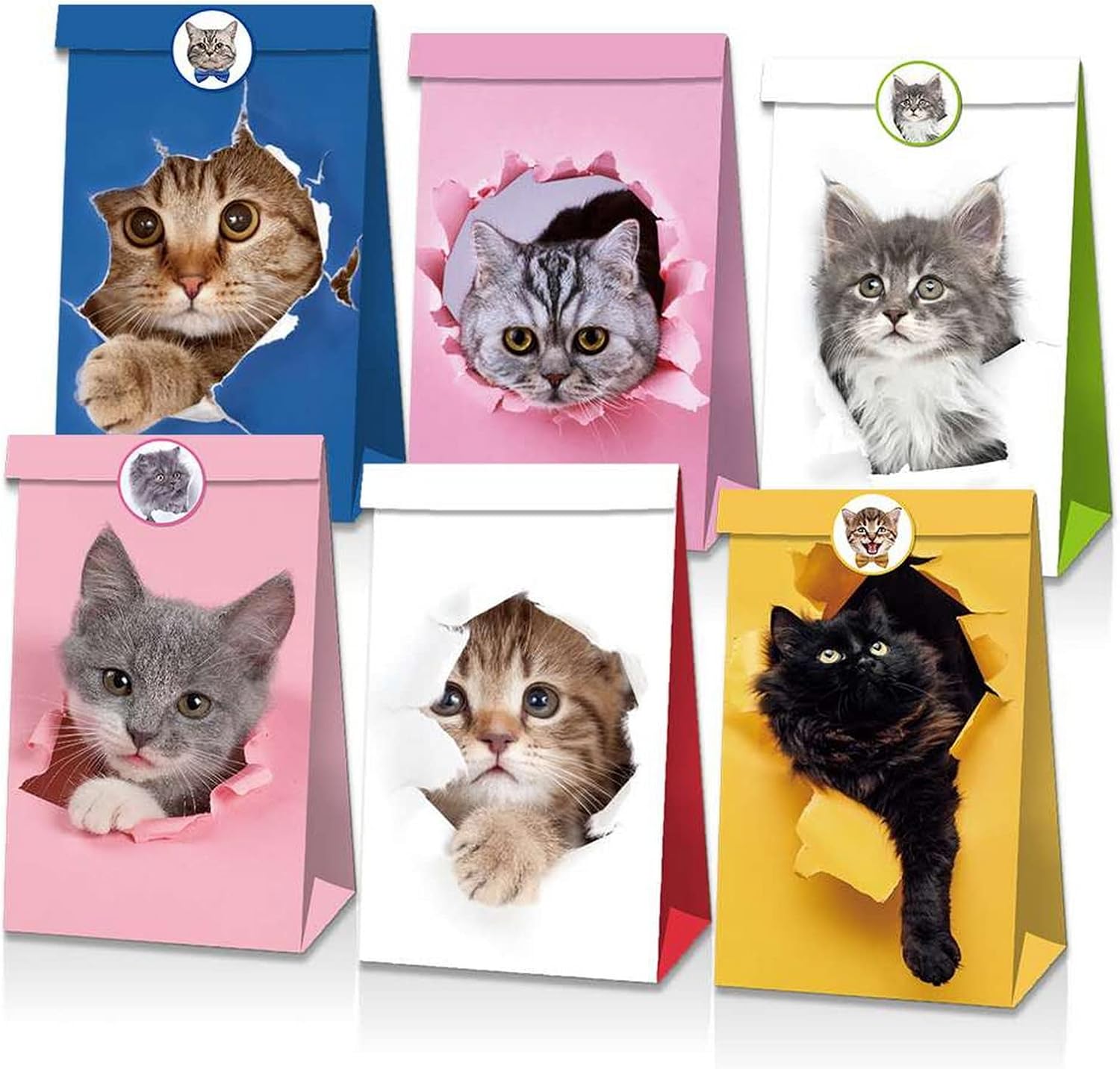 Detalle de COSFAN kattenfeestzakjes van kraftpapier met 3D-print en stickers