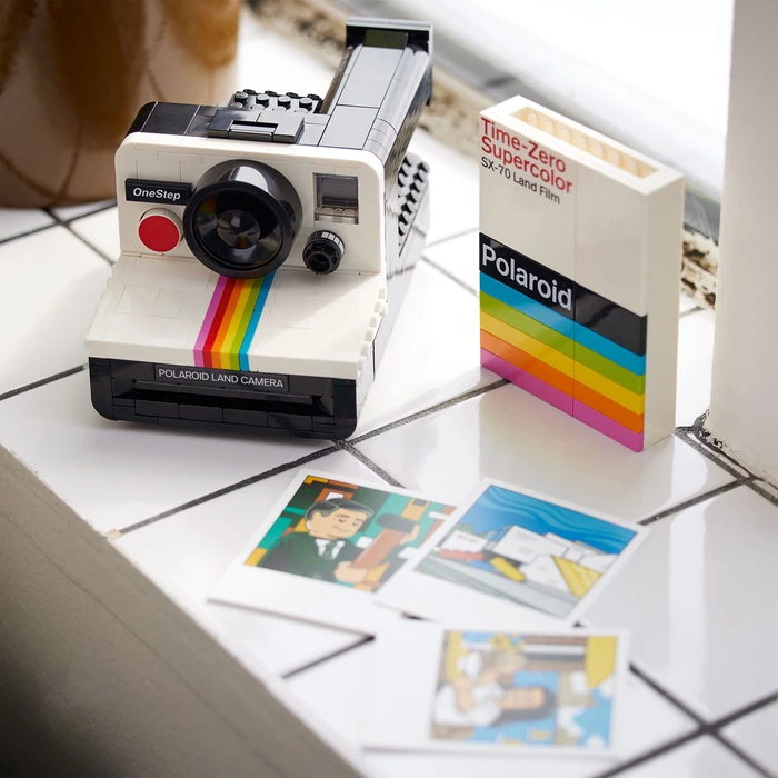 Detalle de LEGO Ideas Polaroid OneStep SX-70 Sofortbildkamera 21345 – 516 Teile