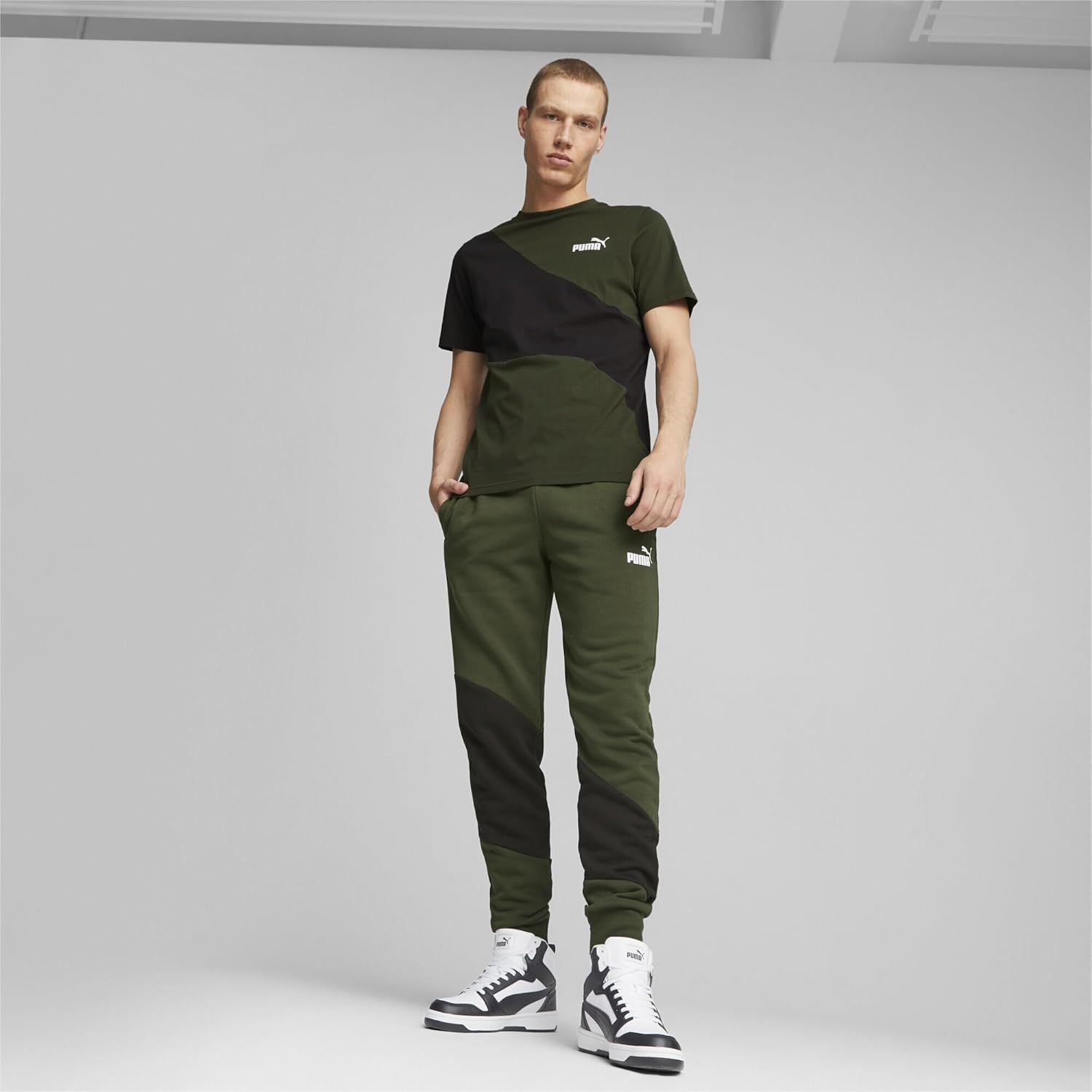 Detalle 2 de Puma Unisex Rebound V6 Sneaker – Allround-Sneaker mit synthetischem Obermaterial