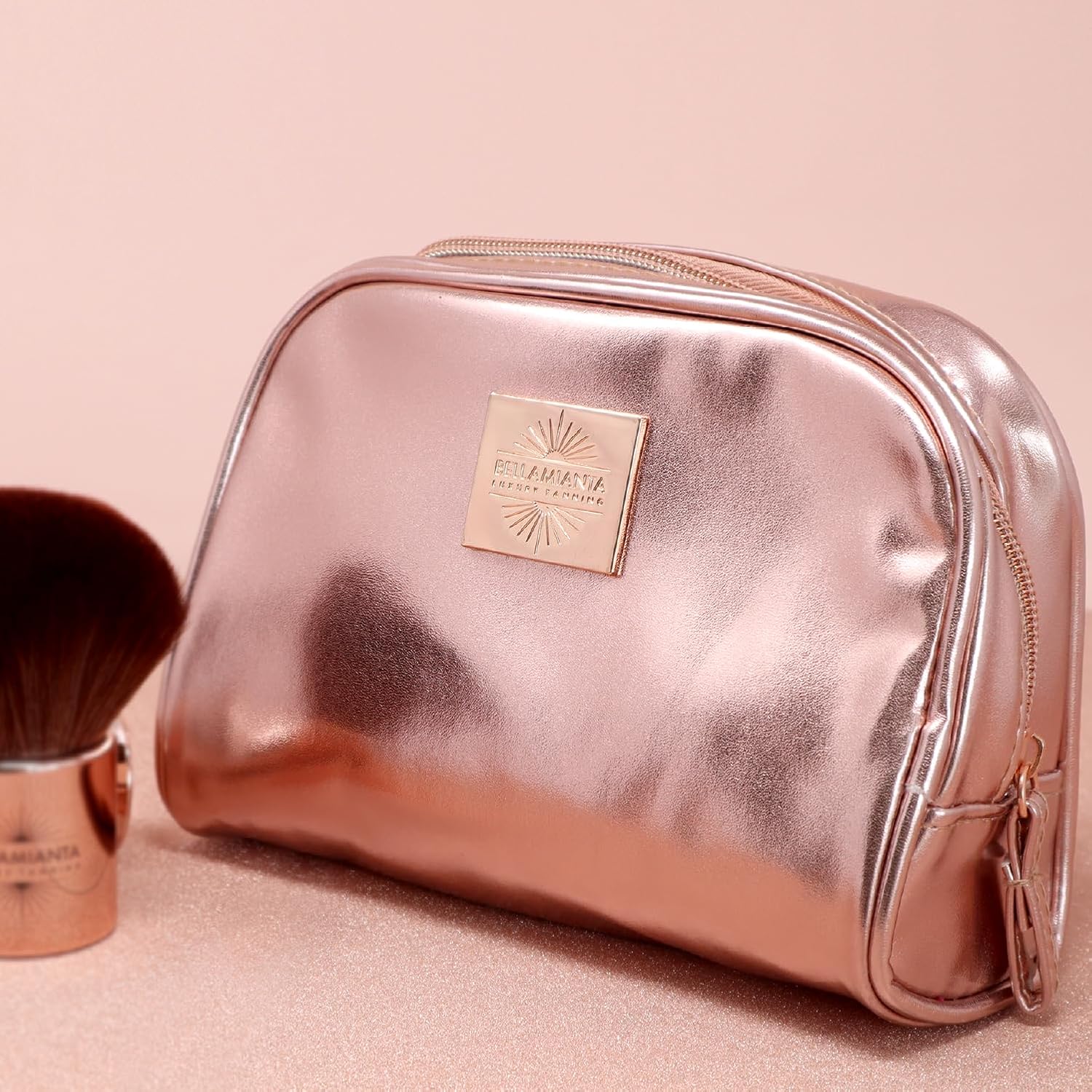 Detalle de Bellamianta Rose Gold Makeup Bag: Compact yet capable travel cosmetics bag