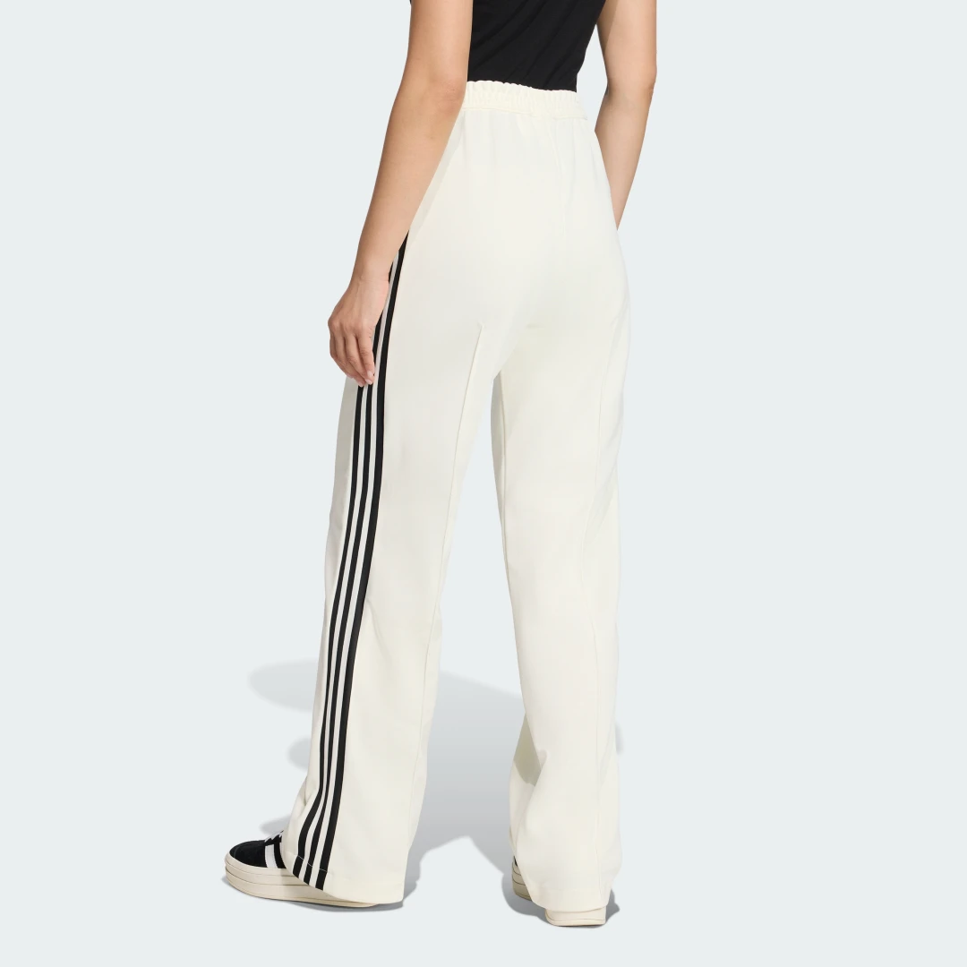 Detalle 2 de Pantalón Classic de Adidas — cómodo, limpio y versátil para el día a día