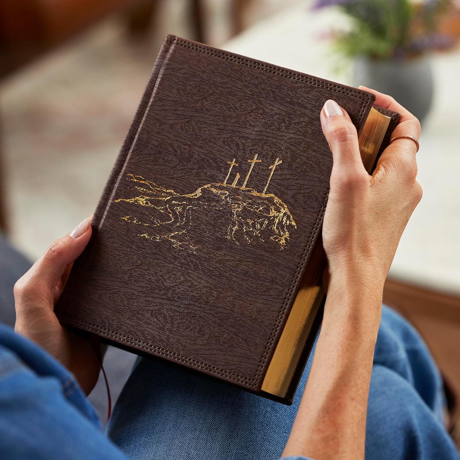 Detalle de Thomas Nelson NKJV Journal the Word Reference Bible, Brown Leathersoft, Red Letter