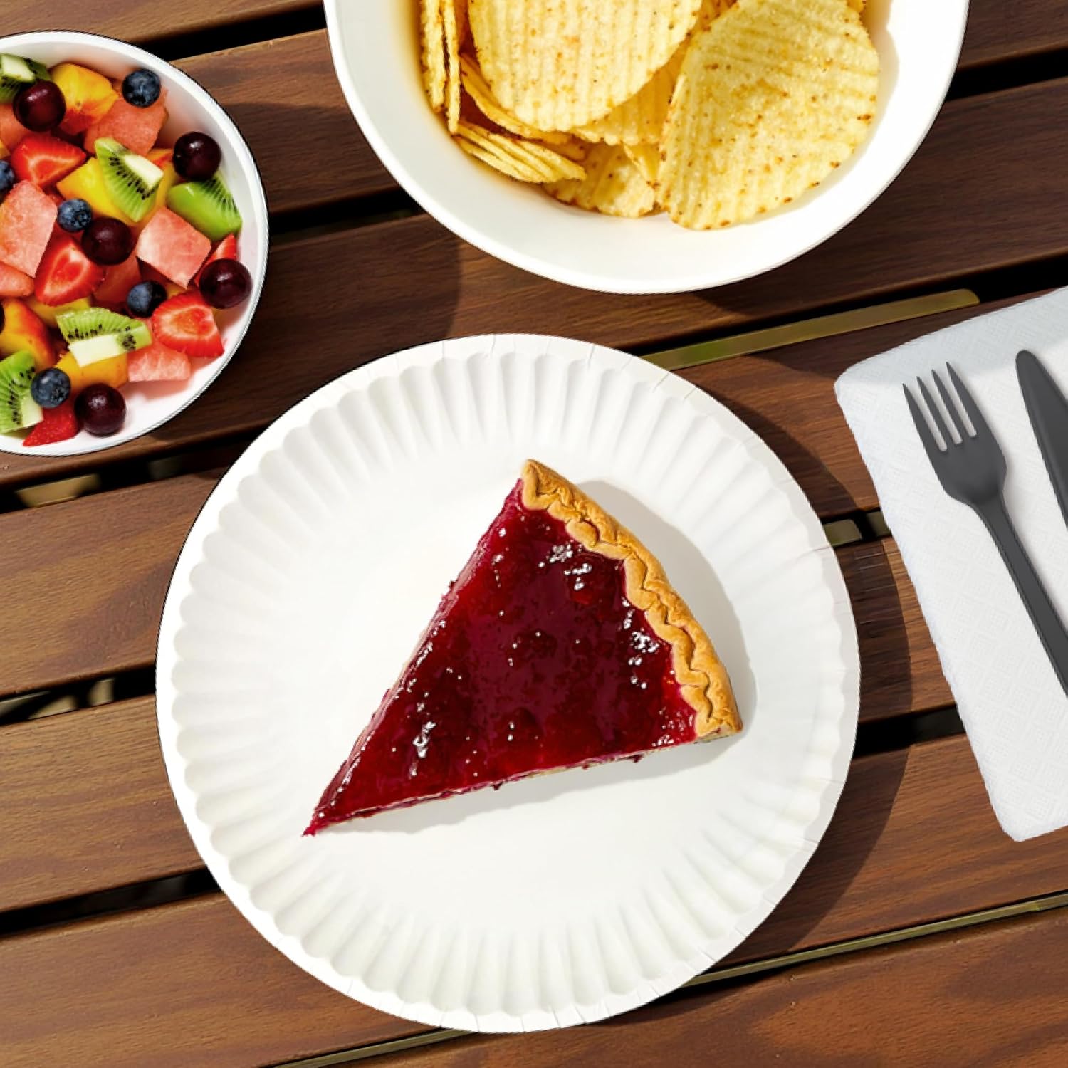 Detalle de Amazon Basics 9" Uncoated White Paper Plates — 100 Count