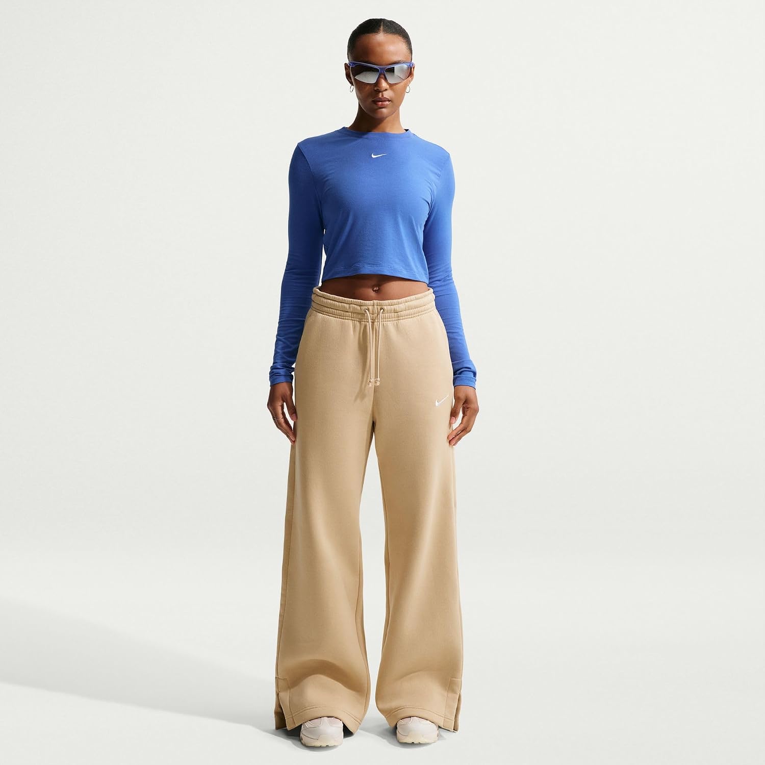 Detalle 2 de Nike Phnx Flc Hr Pant Wide 2 IH1011-010 – damskie spodnie dresowe z wysokim stanem