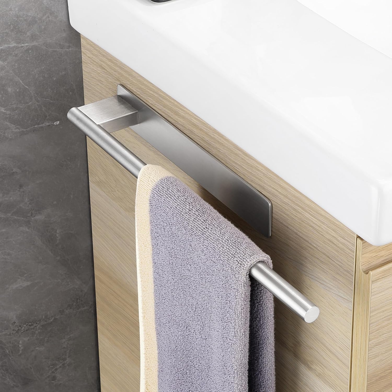 Detalle de Gsocel porta asciugamani a braccio adesivo in acciaio inox da parete, 39 cm, argento