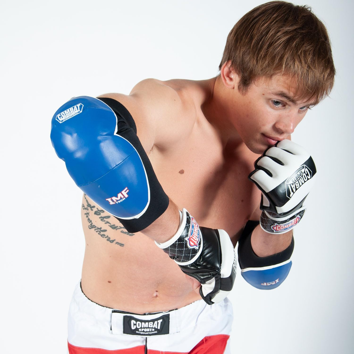 Detalle 2 de Combat Sports Advanced IMF Tech MMA用ストライキングエルボーパッド ブルーブラック・射出成形フォーム