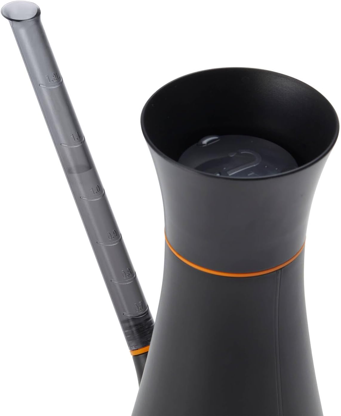 Detalle de Fiskars 1071307 vattenkanna med lock, 1,2 l i järn, svart/orange