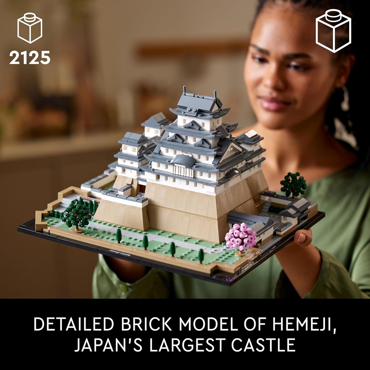 Thumbnail 1 de LEGO Architecture Himeji Castle (21060) set — Japanese culture model kit with buildable cherry blossoms