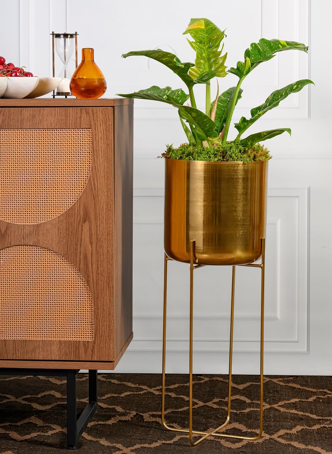 Detalle de Serene Spaces Living SSLIMGP30GOLDFBA – złota metalowa donica ze stojakiem, 66 cm